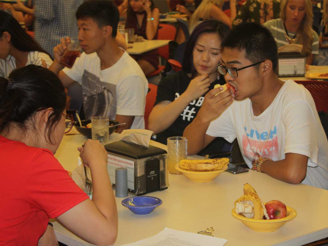 Students in dining hall at UNL