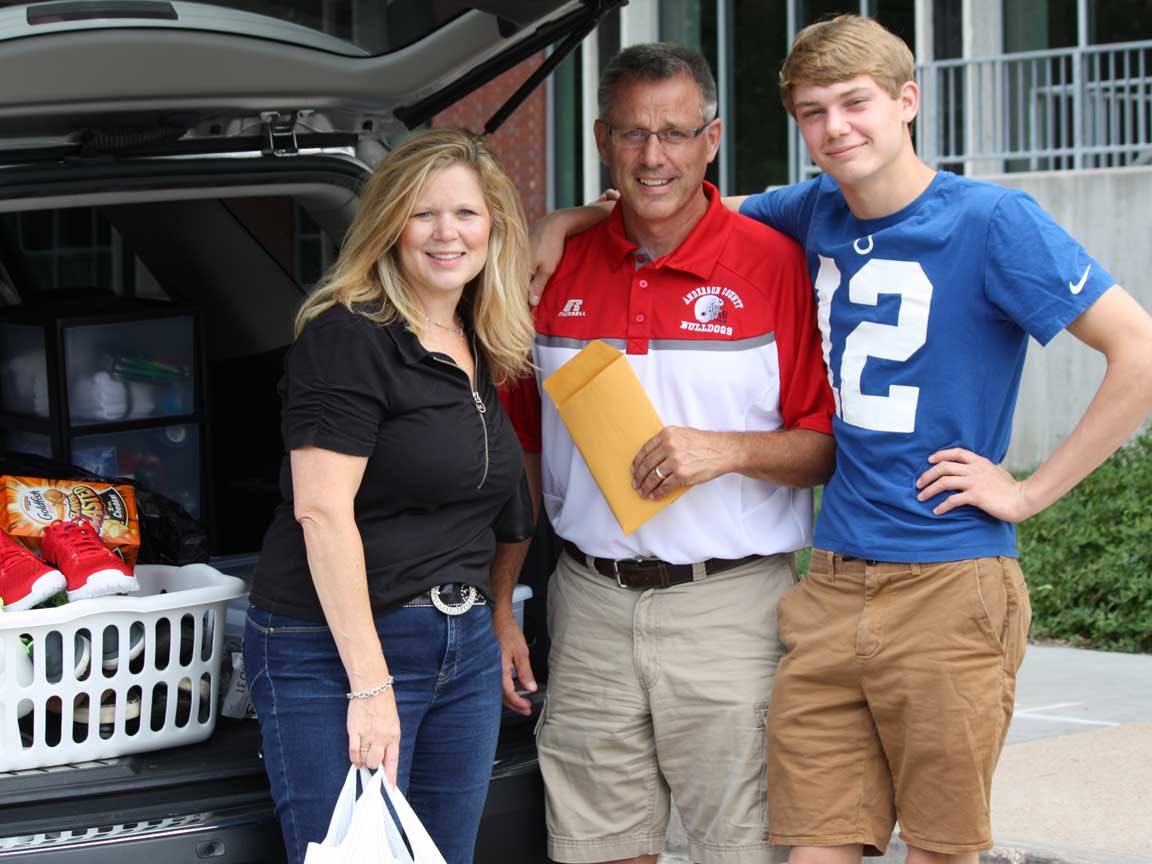 Parents help student move into residence hall at UNL.