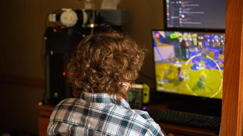 Asher Lahm, captain of the Splatoon team, plays a game of Splatoon in Knoll Residence Hall on Oct. 3, 2023, in Lincoln, Nebraska.  [Photo by Kaidence Donahue | Daily Nebraskan]